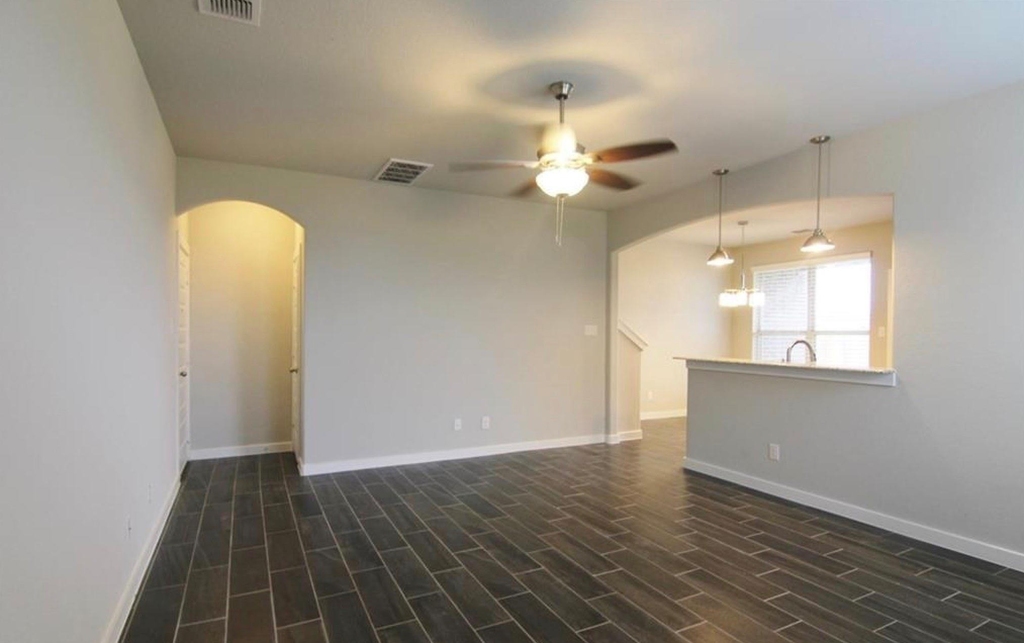 146 Parkgate - Photo 2