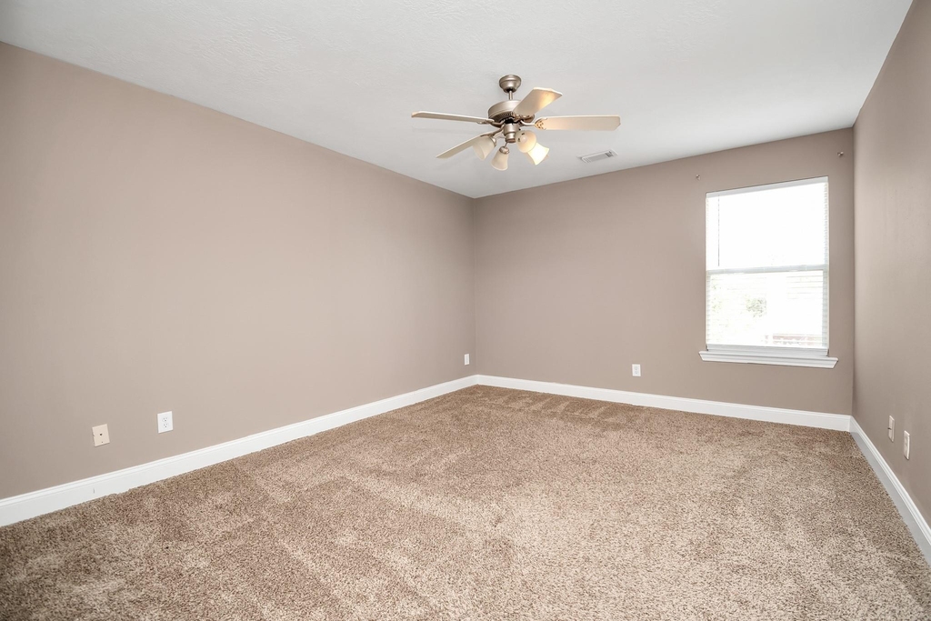 1914 Lenora Court - Photo 32