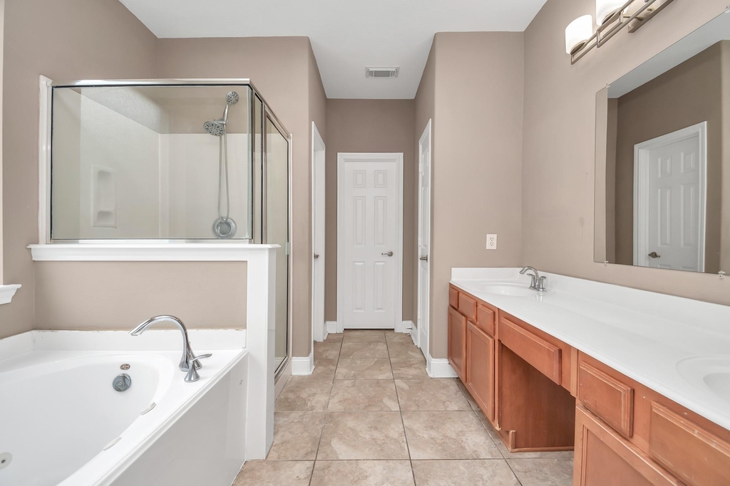 1914 Lenora Court - Photo 19