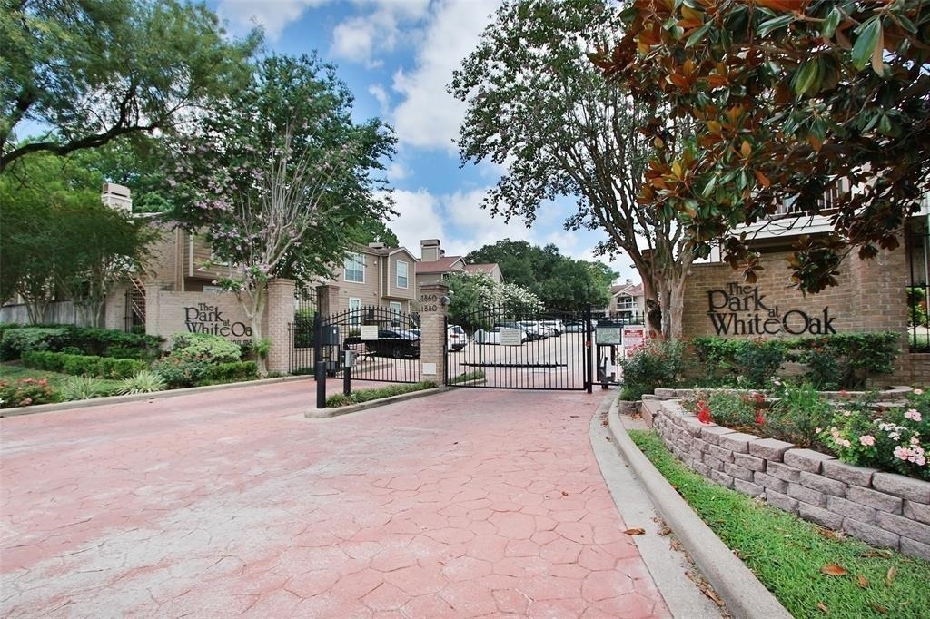 1880 White Oak Dr Drive - Photo 16