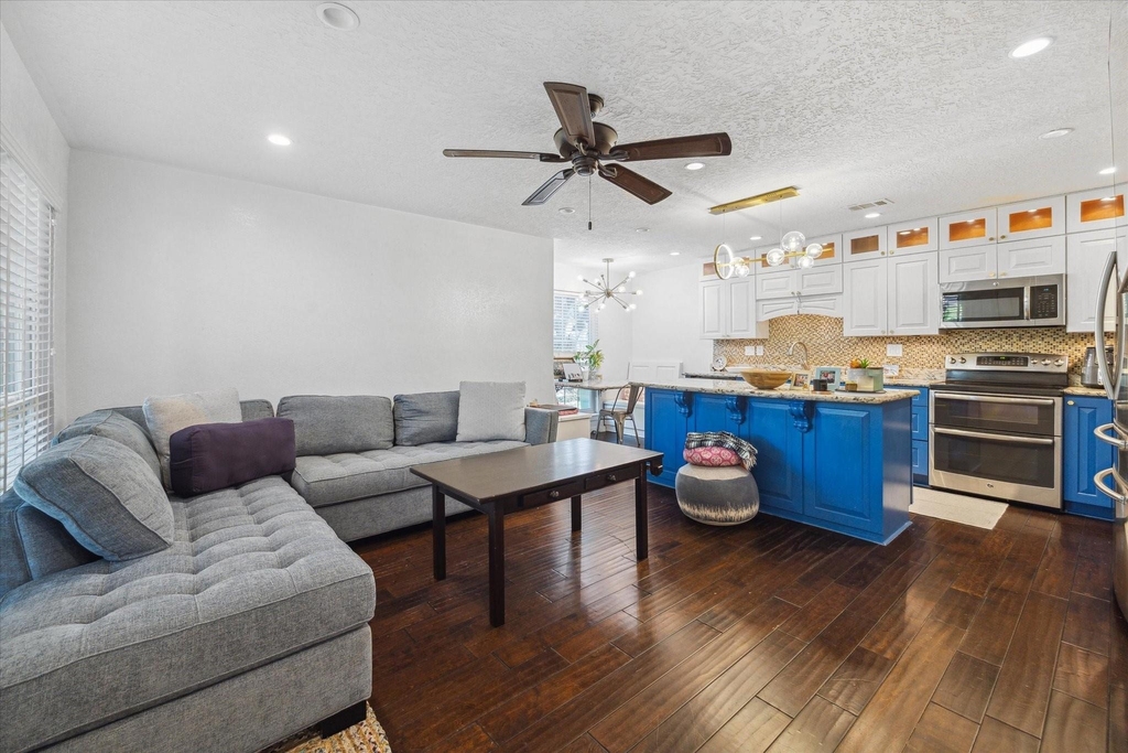 1880 White Oak Dr Drive - Photo 2