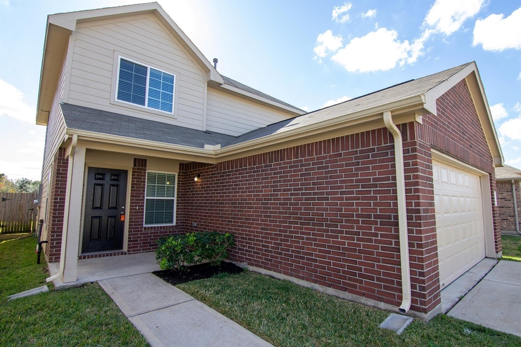 18923 Treviso Terrace Drive - Photo 1