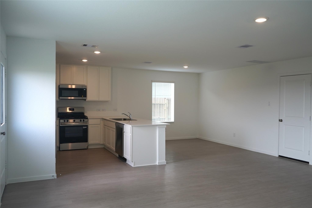 7614 Barcelona Springs - Photo 10