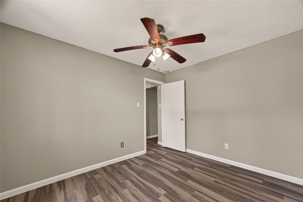 1089 Conklin Street - Photo 12
