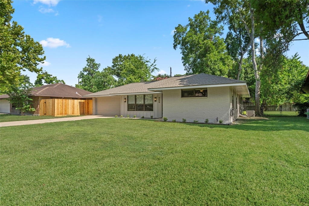 9606 Pine Lake Drive - Photo 2
