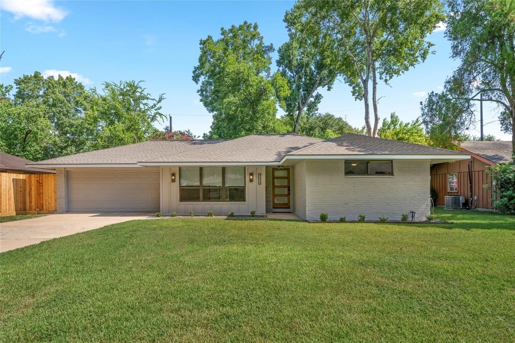 9606 Pine Lake Drive - Photo 1
