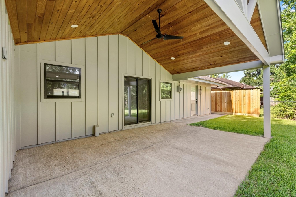 9606 Pine Lake Drive - Photo 32