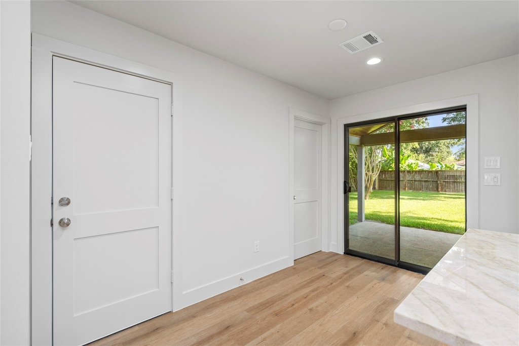 9606 Pine Lake Drive - Photo 8
