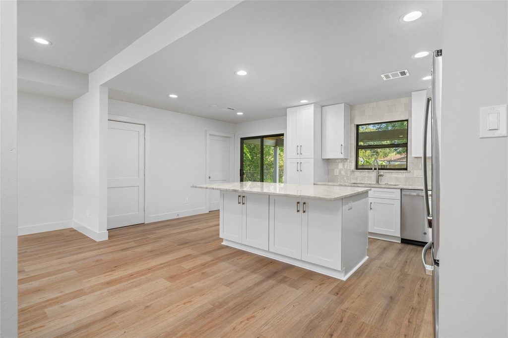 9606 Pine Lake Drive - Photo 5