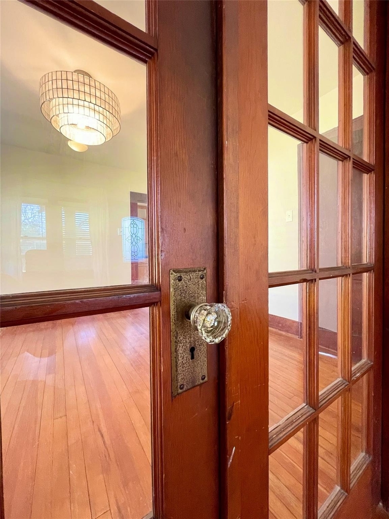405 E 28th Street - Photo 10