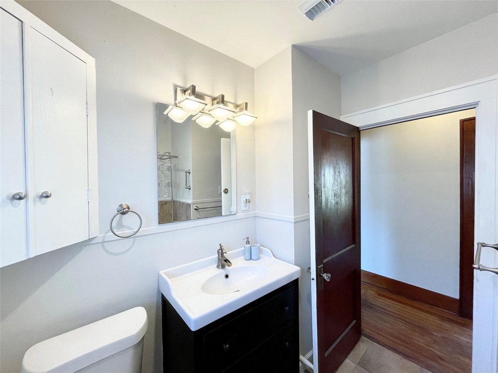 405 E 28th Street - Photo 22