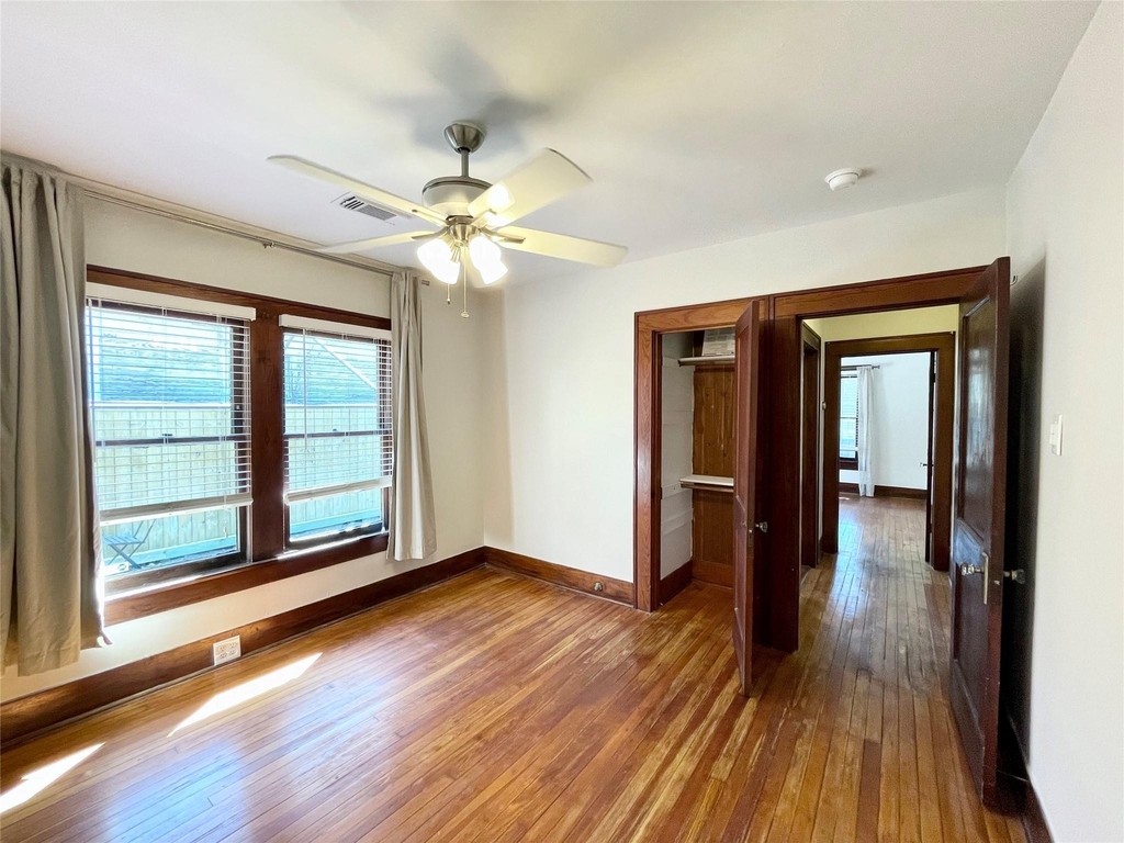 405 E 28th Street - Photo 28