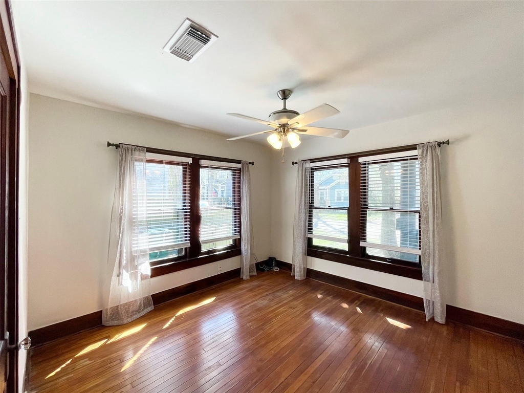 405 E 28th Street - Photo 24