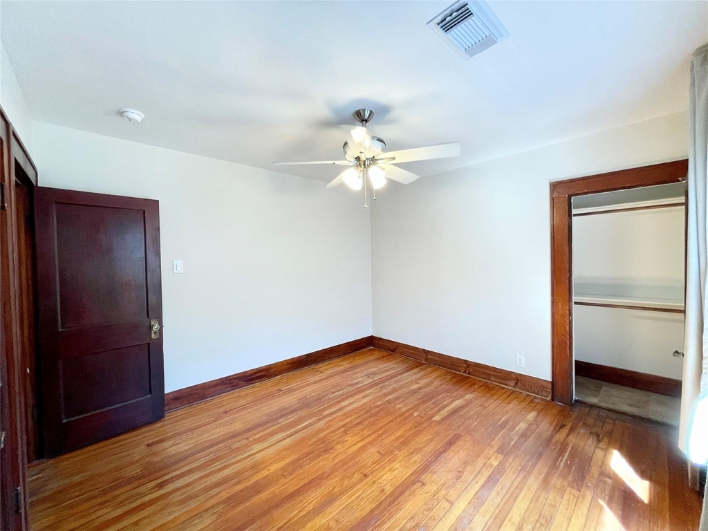405 E 28th Street - Photo 27