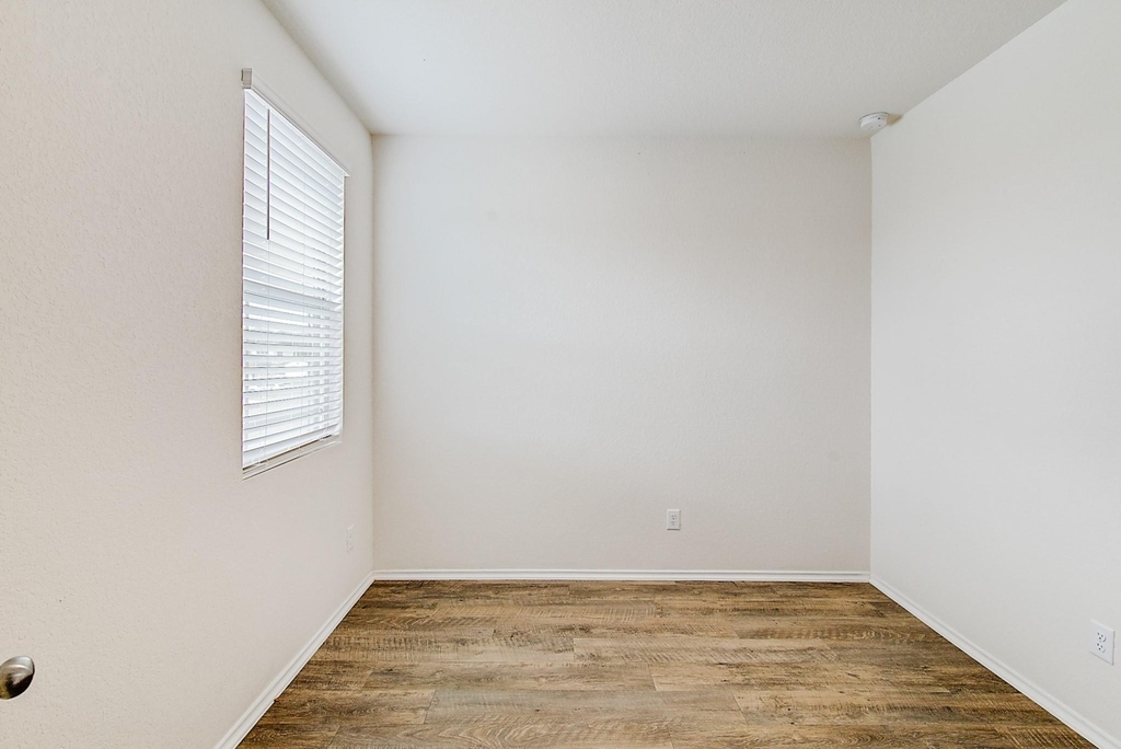 14701 Homeward Court - Photo 13