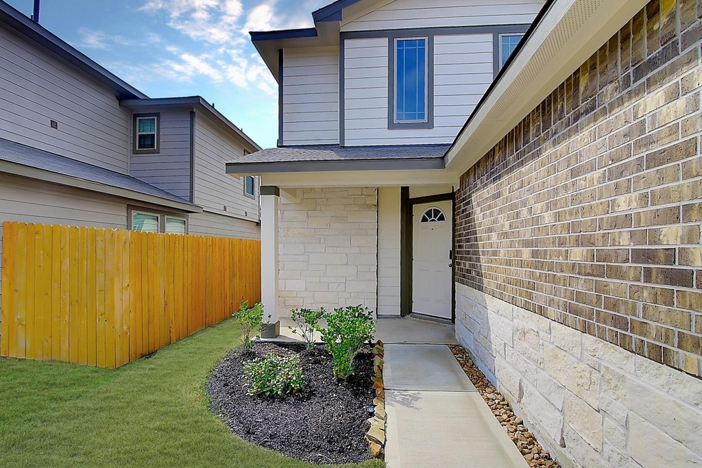 14701 Homeward Court - Photo 2