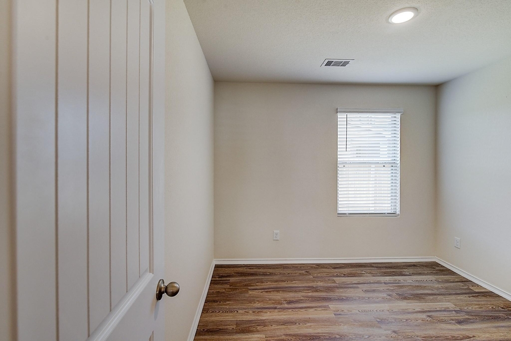 14701 Homeward Court - Photo 17