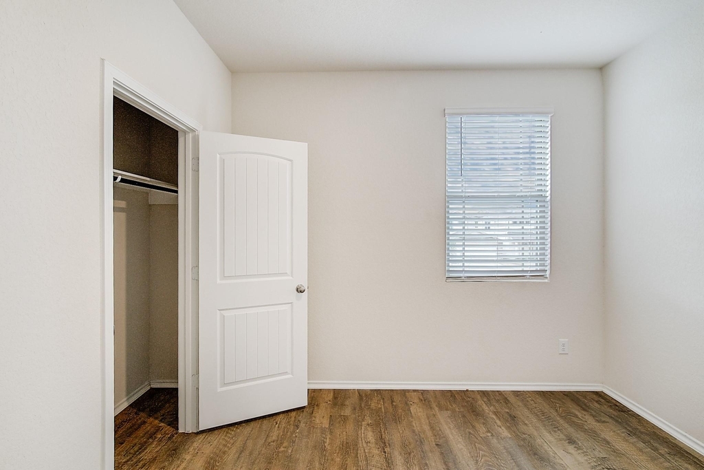14701 Homeward Court - Photo 15