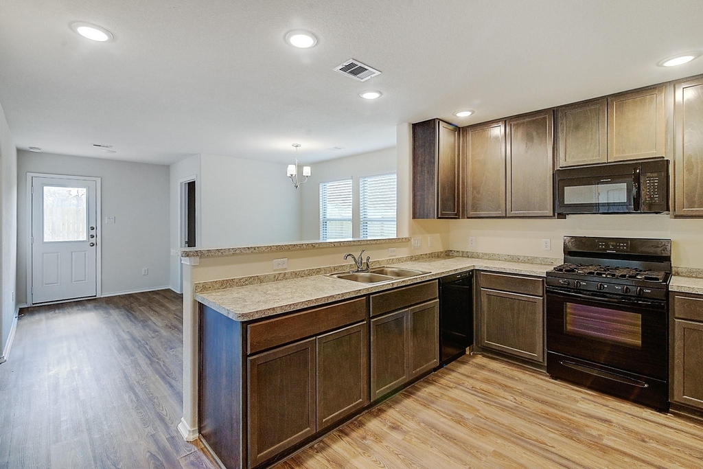 14701 Homeward Court - Photo 0