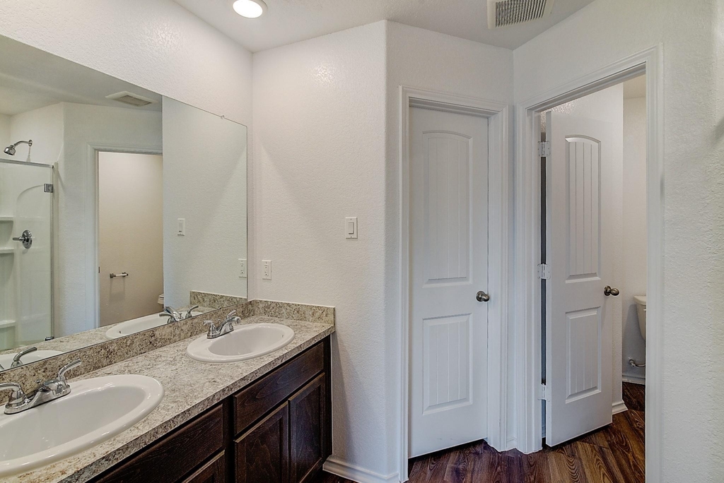 14701 Homeward Court - Photo 8