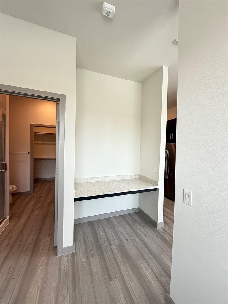 11604 Stonehollow Dr - Photo 4