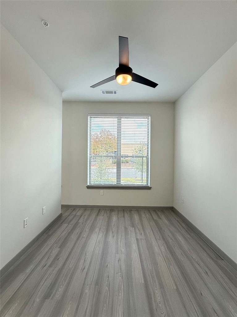 11604 Stonehollow Dr - Photo 3