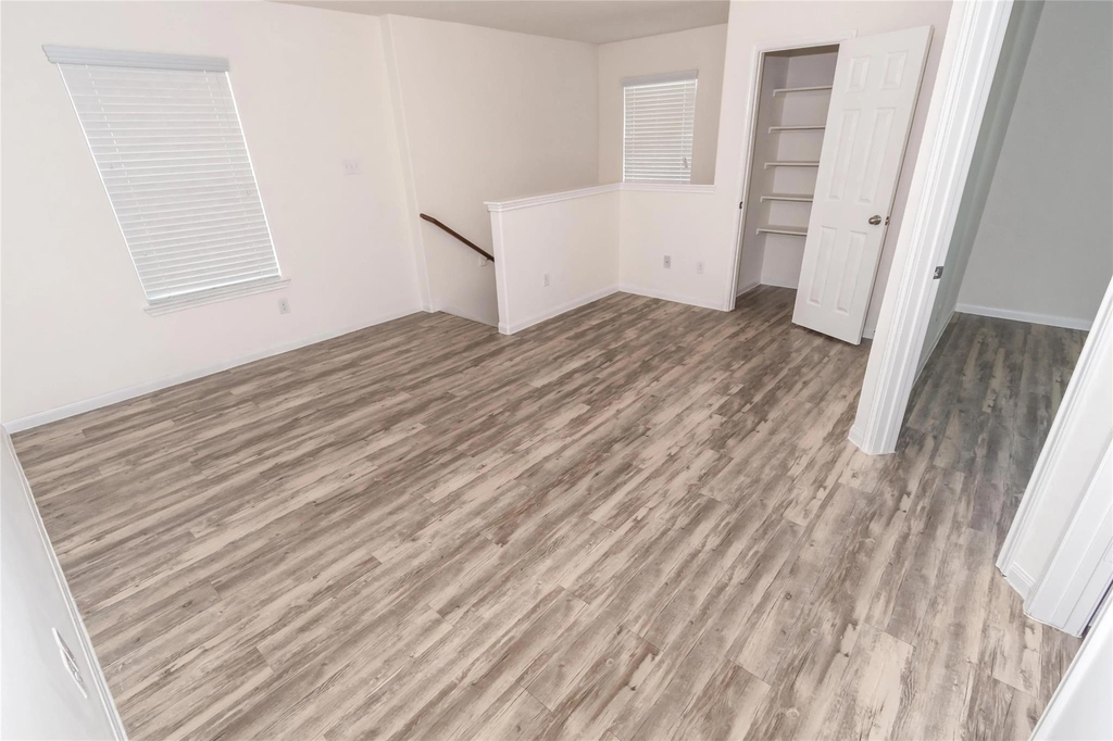 2822 Junction Drive - Photo 4