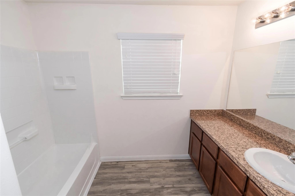 2822 Junction Drive - Photo 6