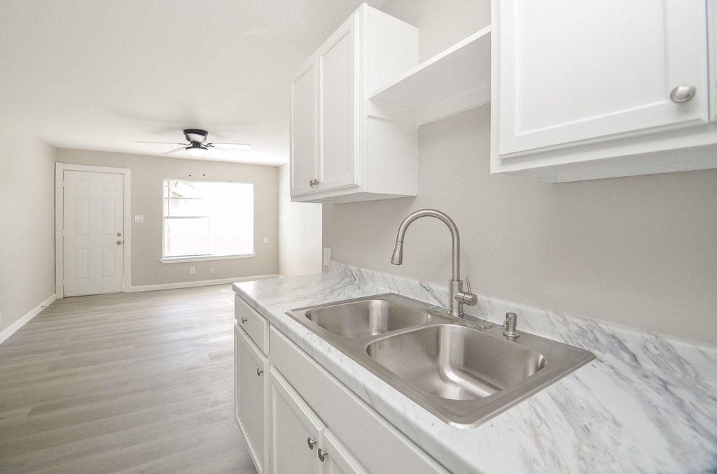 6010 Collingsworth - Photo 11