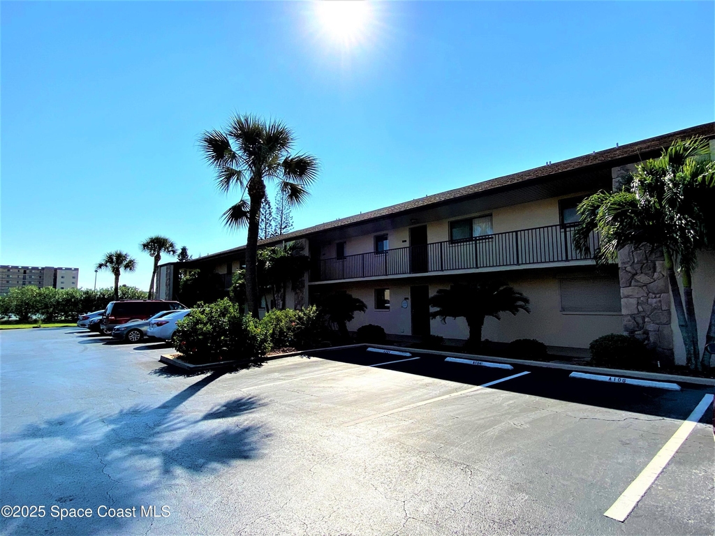 3160 N Atlantic Avenue - Photo 0