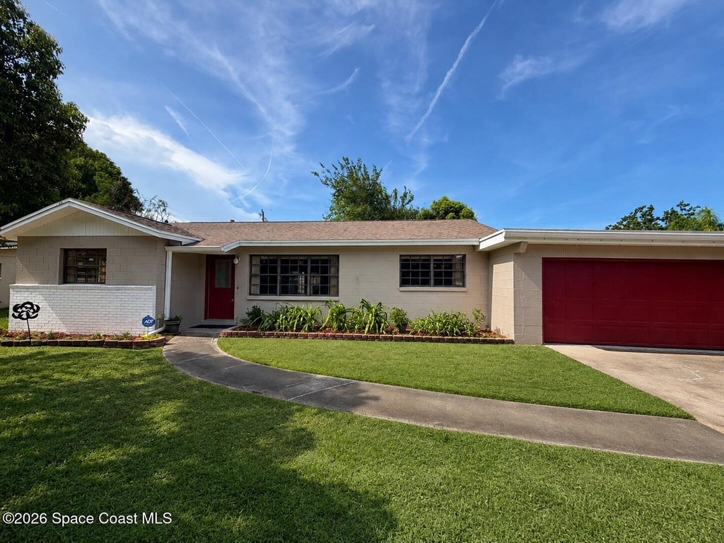 974 Golf Street - Photo 0
