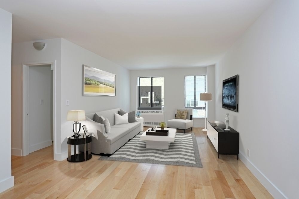 West 53 Street - Photo 2