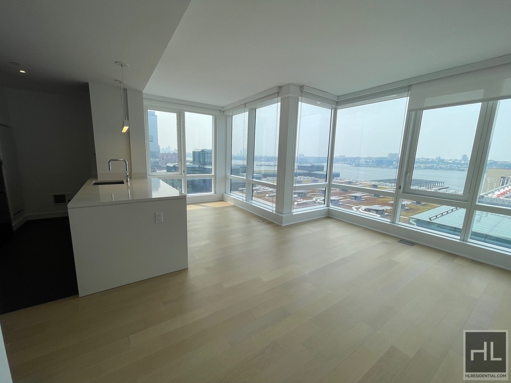 W 38th Street - Photo 0