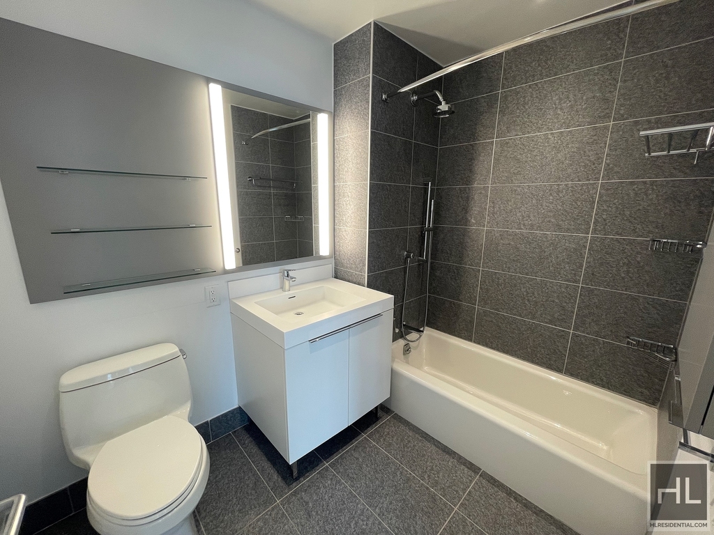 W 38th Street - Photo 2