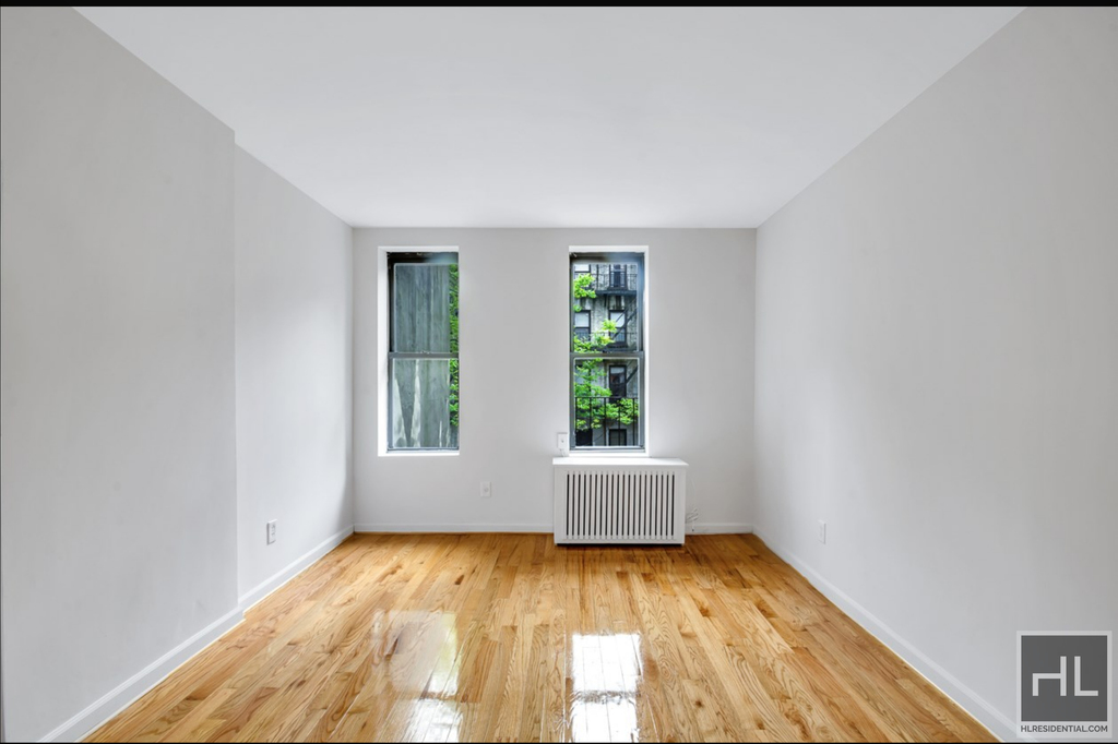 West 49 Street - Photo 3