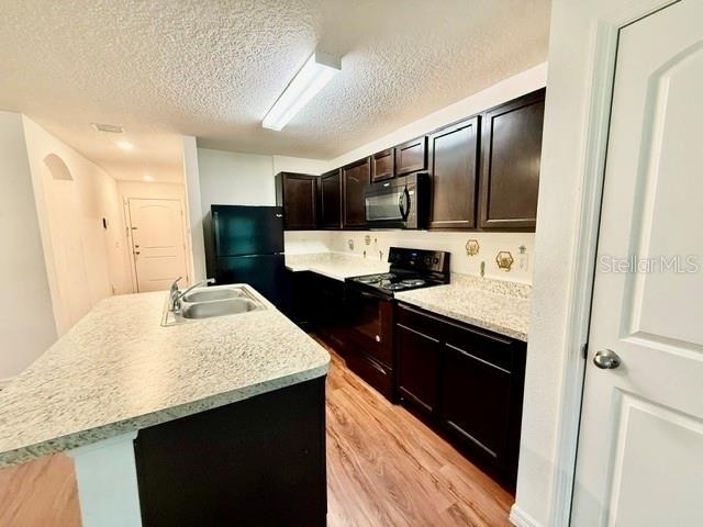707 W Chelsea Street - Photo 4