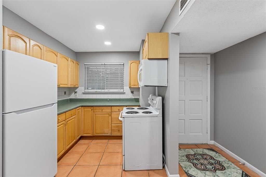 6338 Newtown Circle - Photo 3