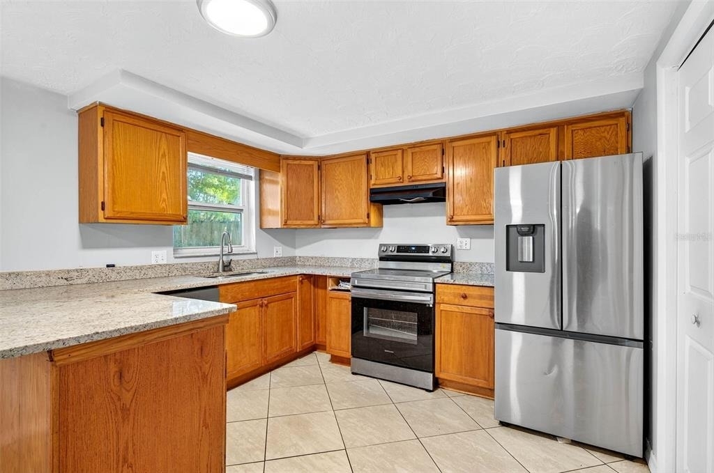4752 Daphne Street - Photo 2