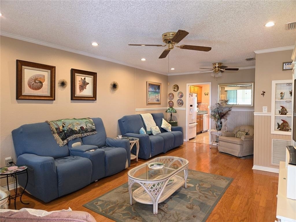 10036 63rd Avenue N - Photo 1