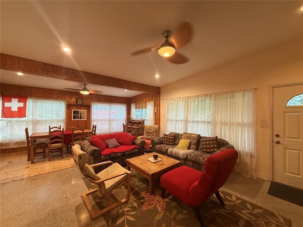 8001 27th Avenue N - Photo 2