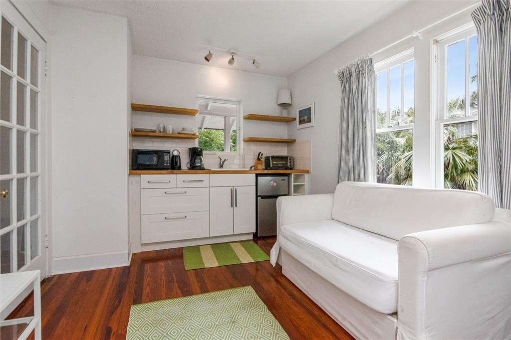 126 8th Avenue Ne - Photo 6