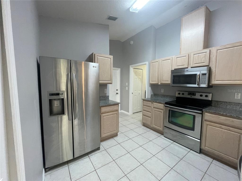 18143 Portside St - Photo 3