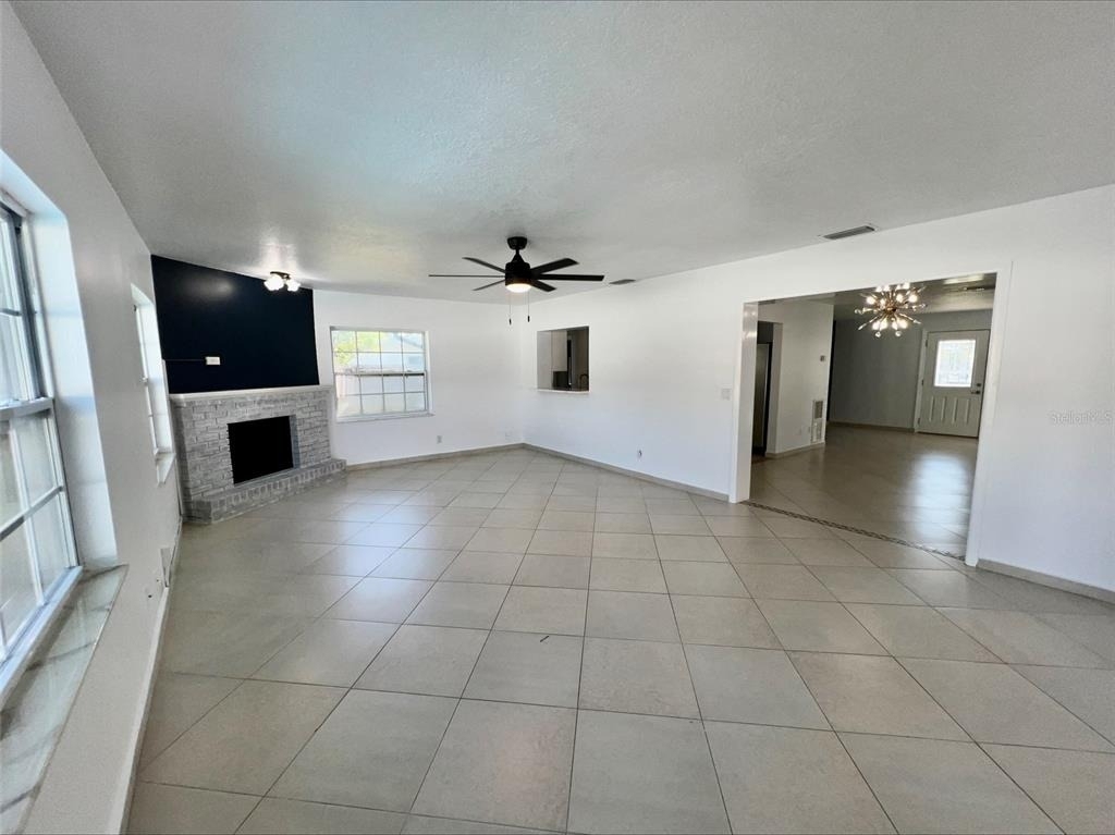 1211 Lehigh Street - Photo 2