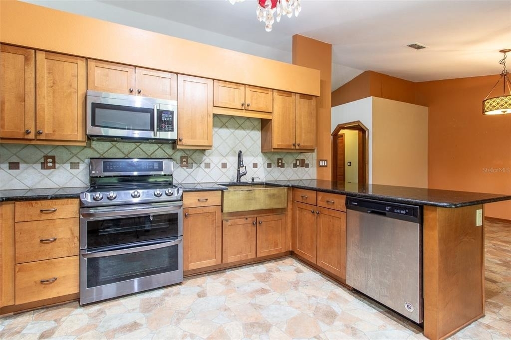 7115 Sw 80th Avenue - Photo 5