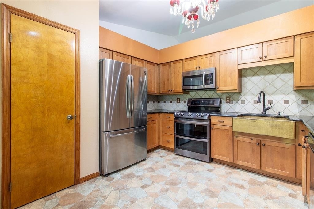 7115 Sw 80th Avenue - Photo 6