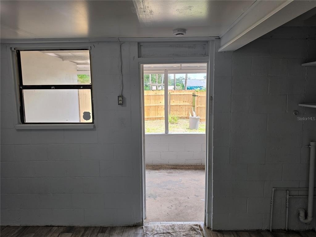2205 1/2 S Park Avenue - Photo 33