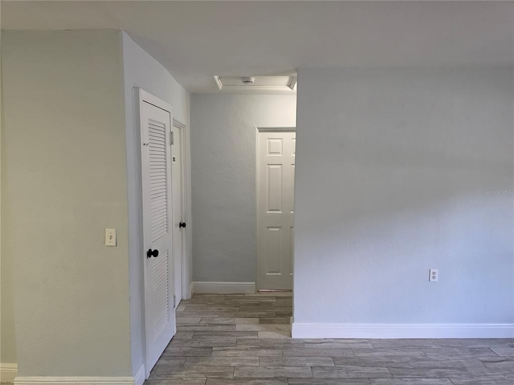 2205 1/2 S Park Avenue - Photo 10