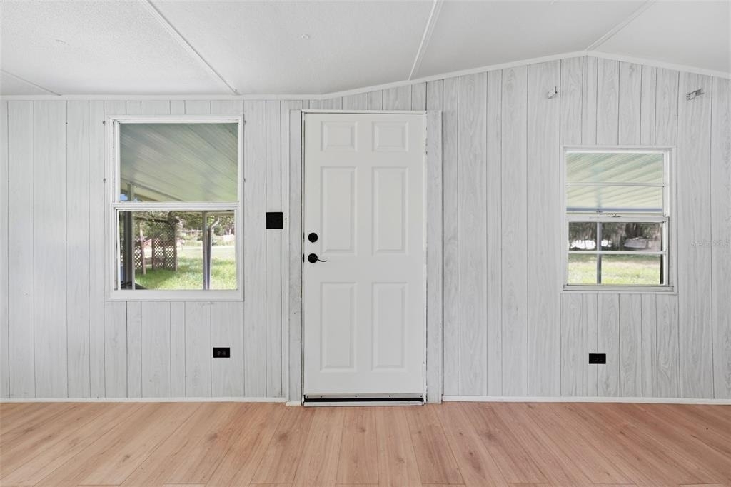 1096 Navajo Drive - Photo 4