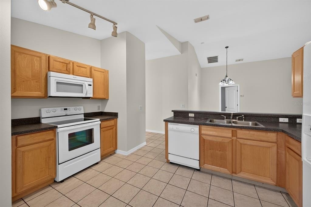 839 Sandy Ridge Drive - Photo 3