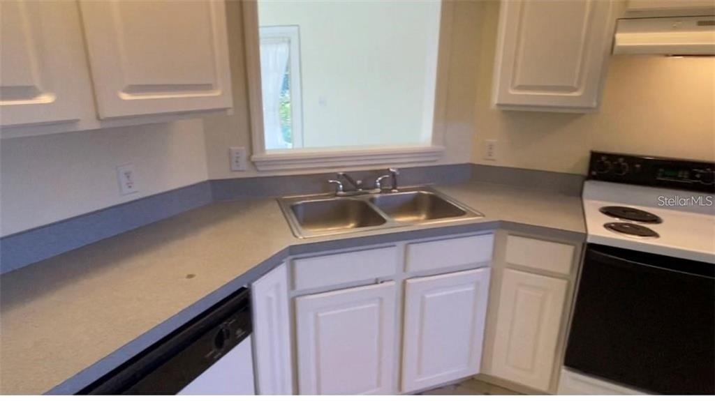 602 Huron Place - Photo 2